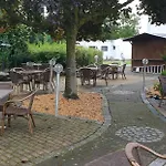 Ellernkrug Hotel *