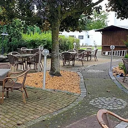 Ellernkrug Hotel *